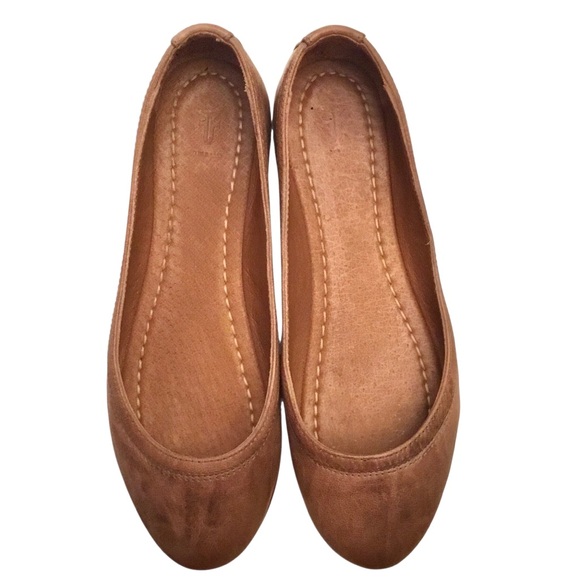 Frye Carson Ballet Flats Brown Tan Distressed Leather Slip-ons Size: 7.5B - Picture 4 of 13